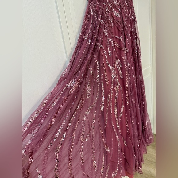 NWT | Mac Duggal 5445 Plum Pink Cap Sleeve Embellished Evening Gown Size 12 - Picture 11 of 14